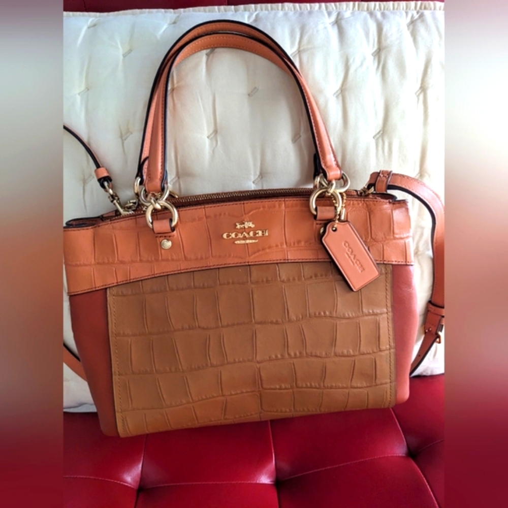 Coach crocodile  embossed leather bag. EUC